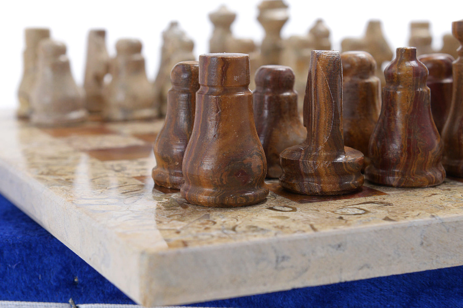 Шахматы из камня "Сицилия" яшма и ракушечник 25 купить в Санкт-Петербурге