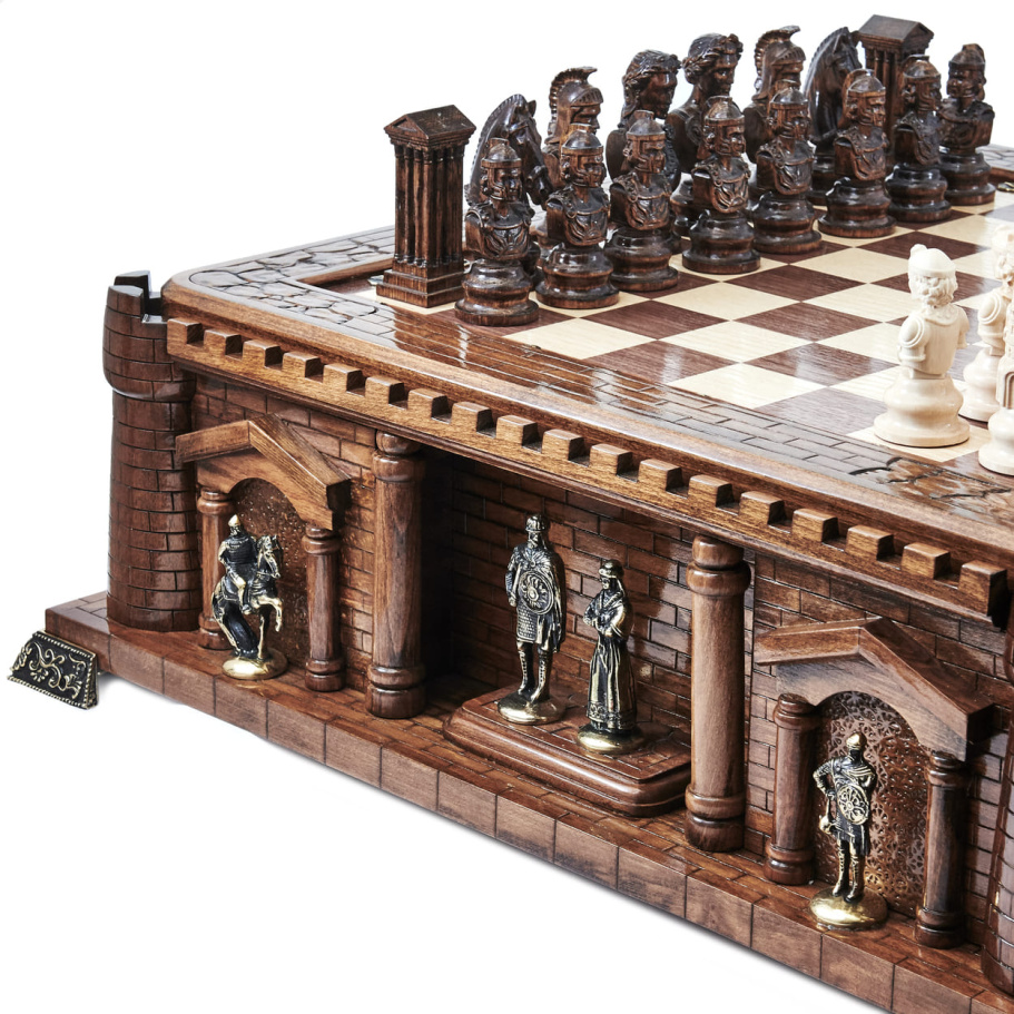 Шахматы резные в ларце " Замок Барсьенсе " , Harutyunyan купить в Санкт-Петербурге